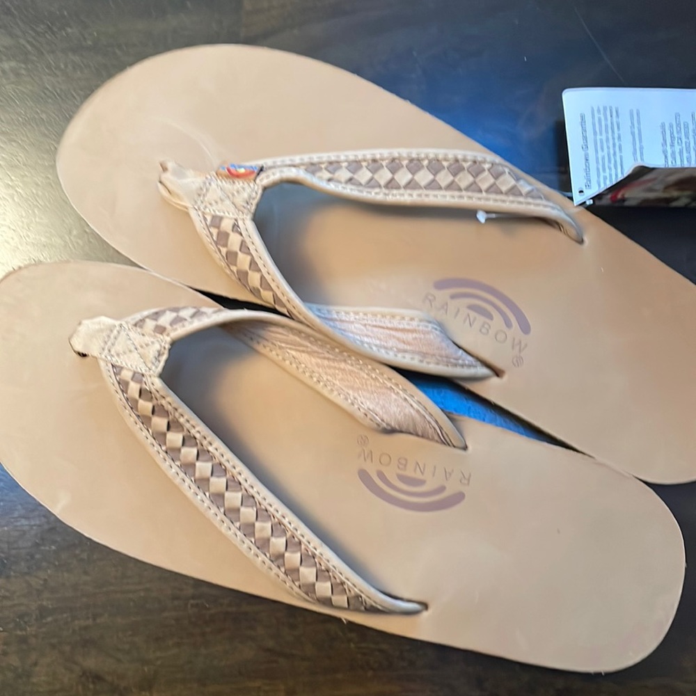 Rainbow Bentley Leather flip flops. Color is sierra brown/ dark brown.